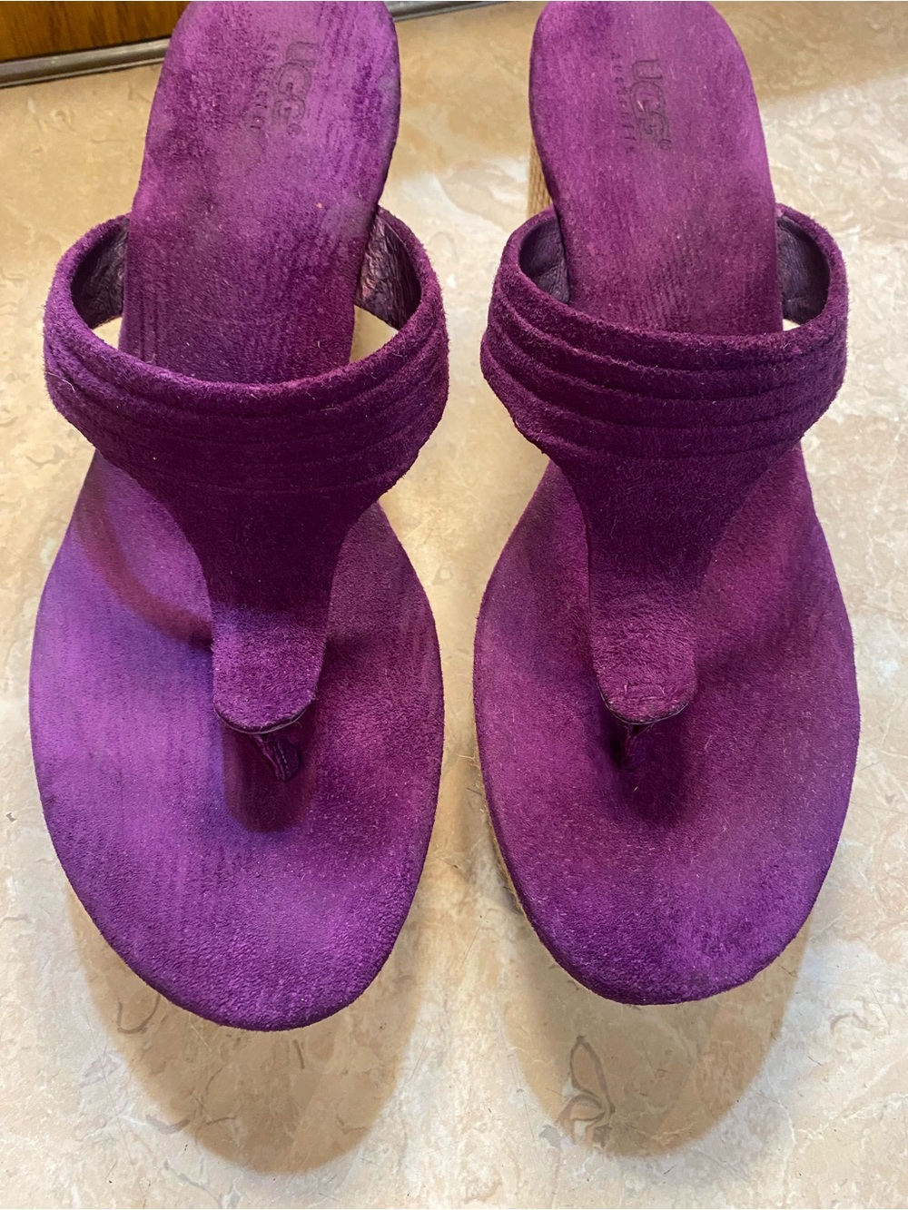 UGG Women's Plum Suede Thong Sandals - Picture 9 of 9